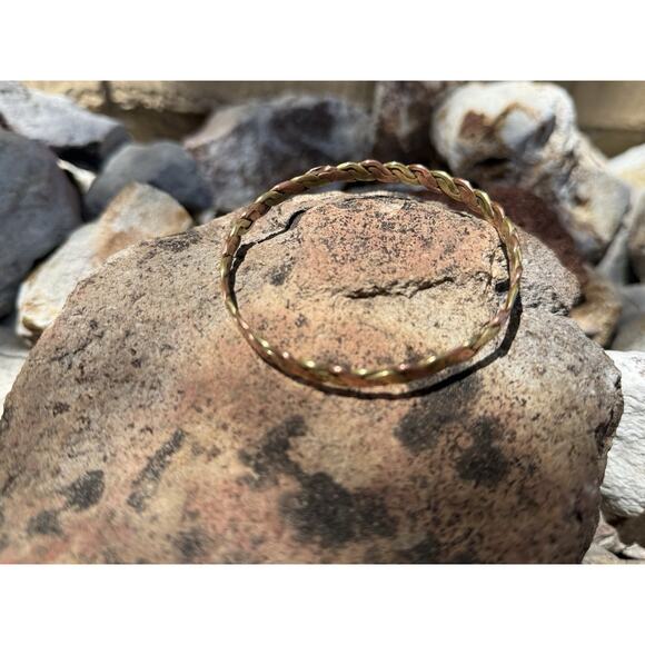 Vintage Handmade Flat Twisted Copper And‎ Brass Bangle Bracelet Unsigned EUC - Picture 2 of 4